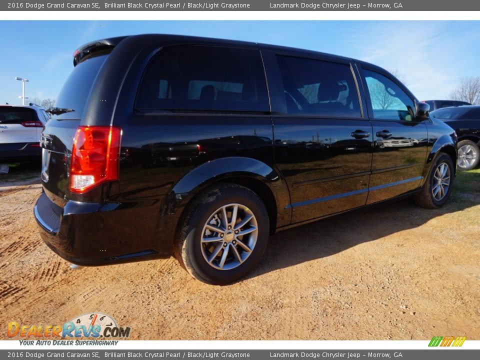 2016 Dodge Grand Caravan SE Brilliant Black Crystal Pearl / Black/Light Graystone Photo #3