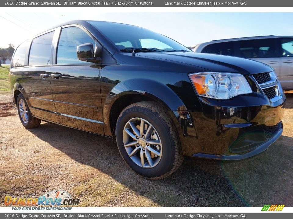 2016 Dodge Grand Caravan SE Brilliant Black Crystal Pearl / Black/Light Graystone Photo #4