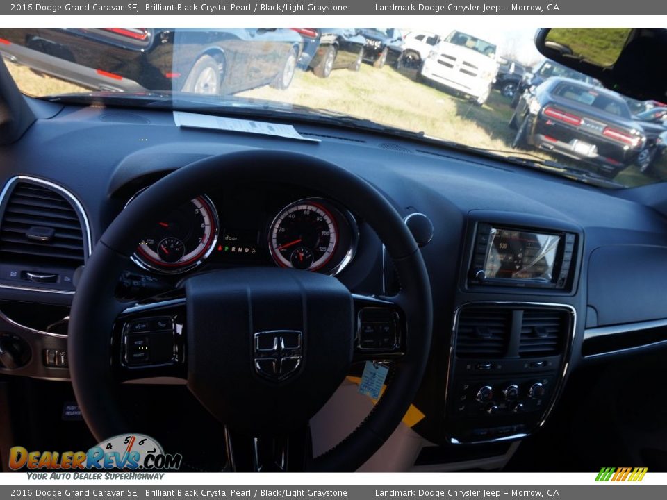2016 Dodge Grand Caravan SE Brilliant Black Crystal Pearl / Black/Light Graystone Photo #7