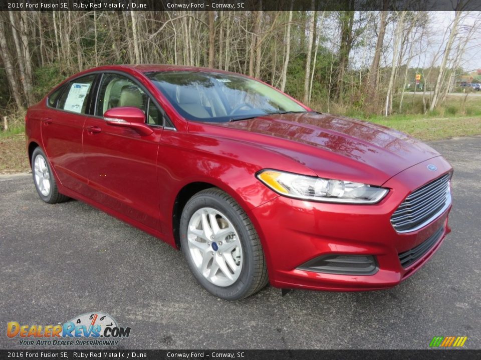 2016 Ford Fusion SE Ruby Red Metallic / Dune Photo #1