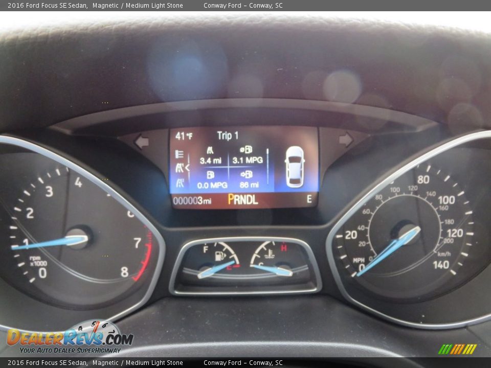 2016 Ford Focus SE Sedan Magnetic / Medium Light Stone Photo #29