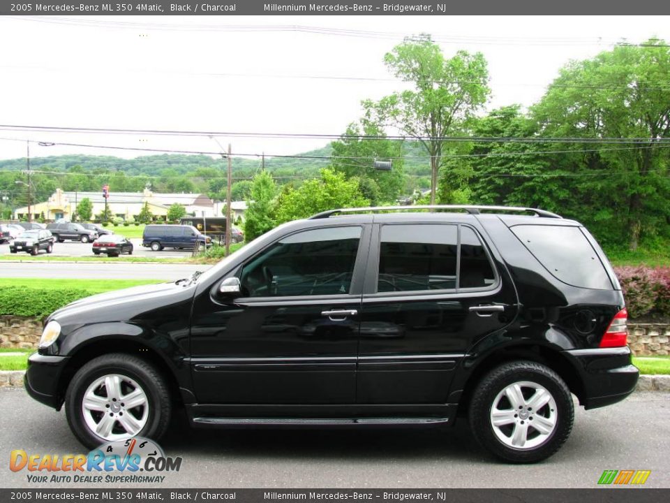 2005 Mercedes-Benz ML 350 4Matic Black / Charcoal Photo #2