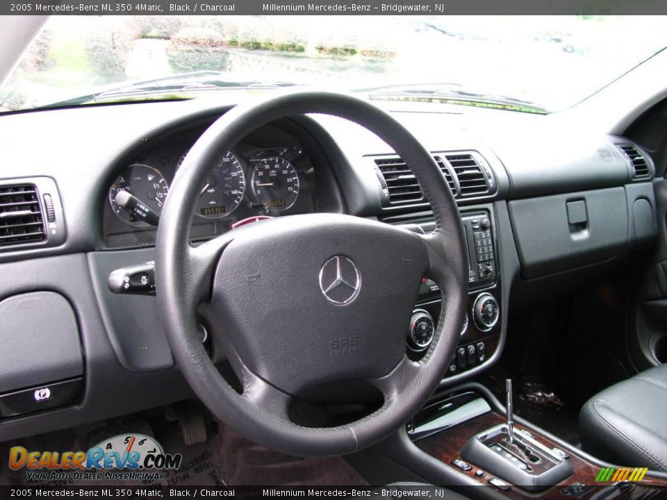 2005 Mercedes-Benz ML 350 4Matic Black / Charcoal Photo #15