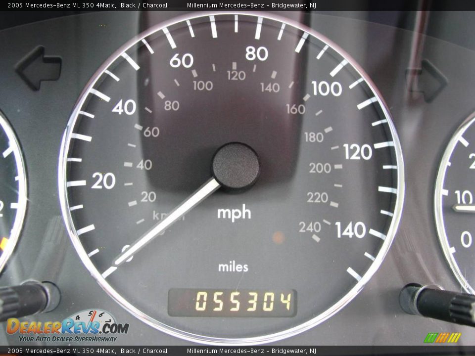 2005 Mercedes-Benz ML 350 4Matic Black / Charcoal Photo #17
