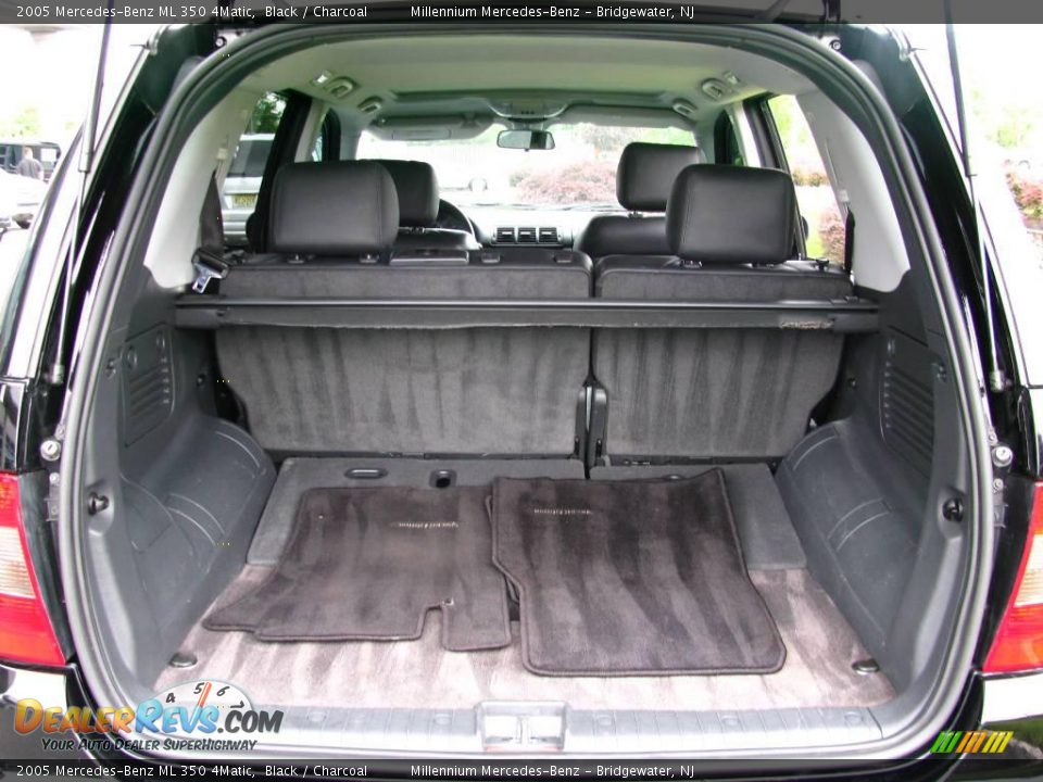 2005 Mercedes-Benz ML 350 4Matic Black / Charcoal Photo #21
