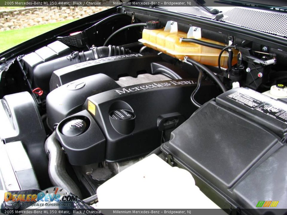 2005 Mercedes-Benz ML 350 4Matic Black / Charcoal Photo #23