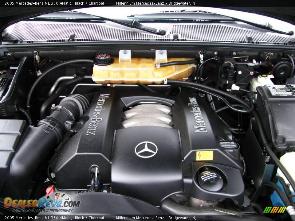 2005 Mercedes-Benz ML 350 4Matic Black / Charcoal Photo #24
