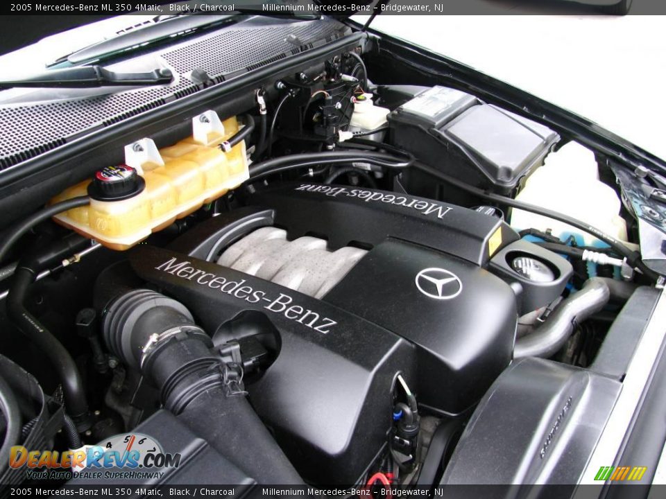 2005 Mercedes-Benz ML 350 4Matic Black / Charcoal Photo #25