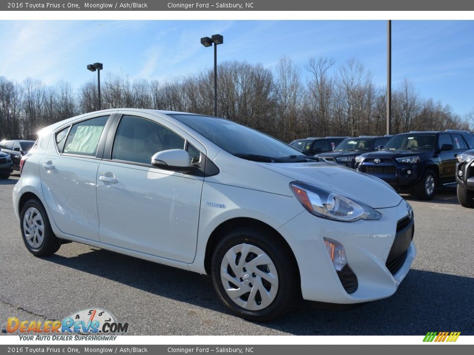 2016 Toyota Prius c One Moonglow / Ash/Black Photo #1