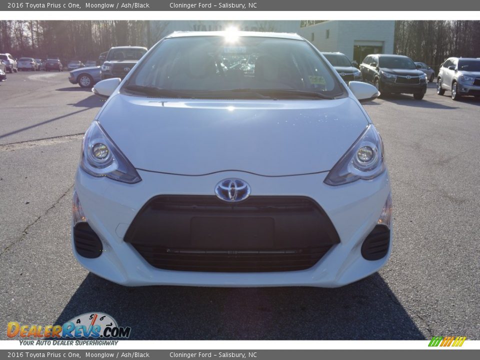 2016 Toyota Prius c One Moonglow / Ash/Black Photo #4