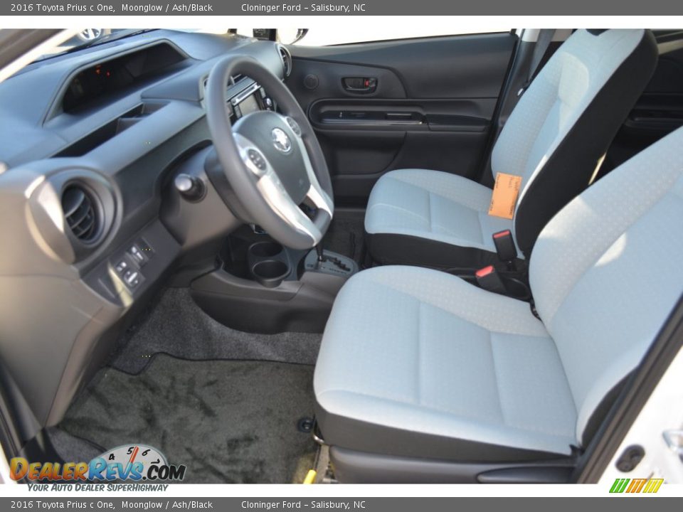 2016 Toyota Prius c One Moonglow / Ash/Black Photo #6