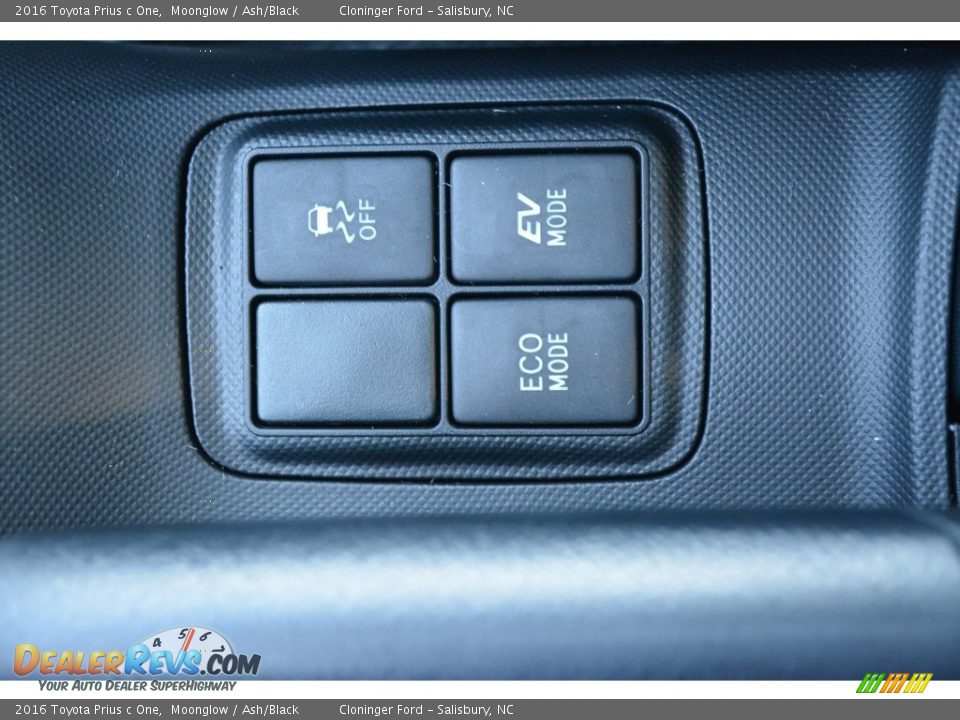 2016 Toyota Prius c One Moonglow / Ash/Black Photo #12