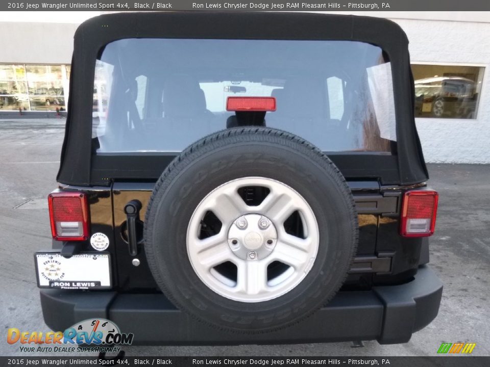 2016 Jeep Wrangler Unlimited Sport 4x4 Black / Black Photo #4