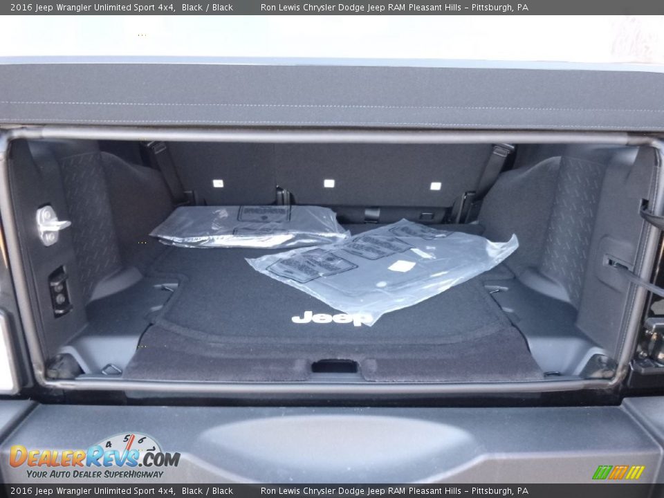 2016 Jeep Wrangler Unlimited Sport 4x4 Black / Black Photo #5