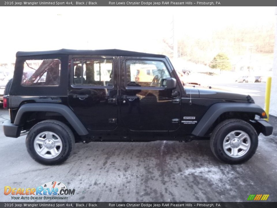 2016 Jeep Wrangler Unlimited Sport 4x4 Black / Black Photo #7