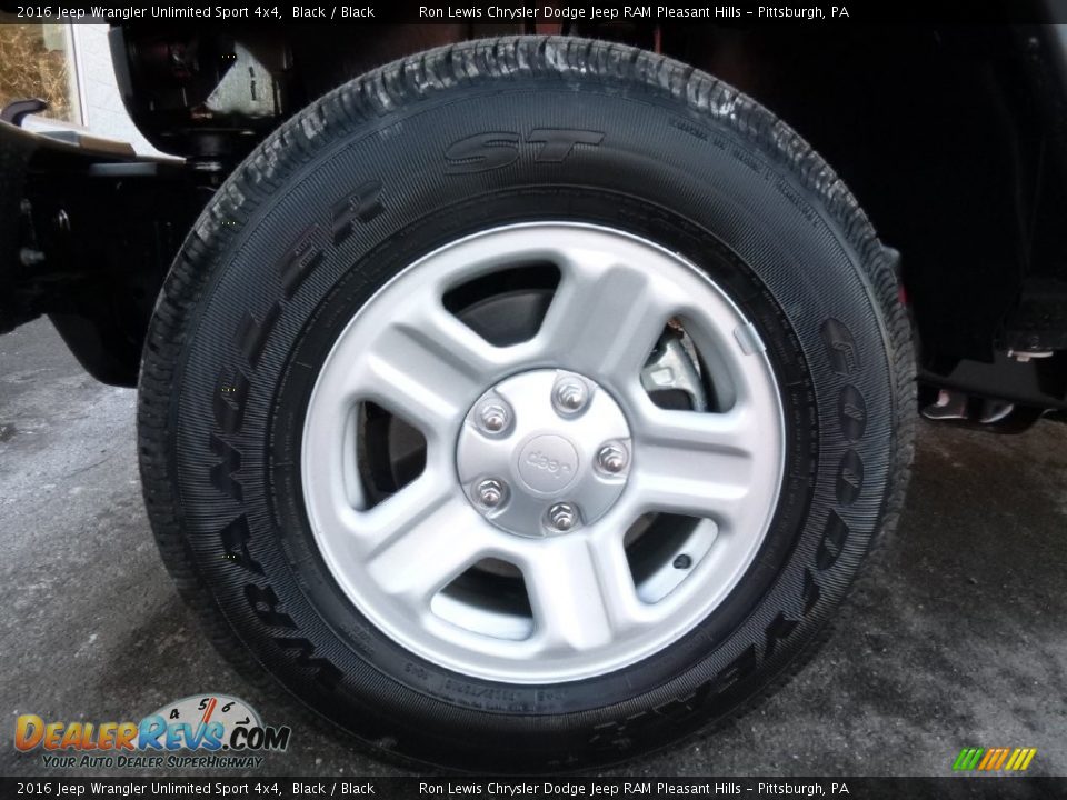 2016 Jeep Wrangler Unlimited Sport 4x4 Black / Black Photo #10