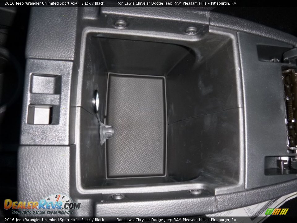 2016 Jeep Wrangler Unlimited Sport 4x4 Black / Black Photo #19
