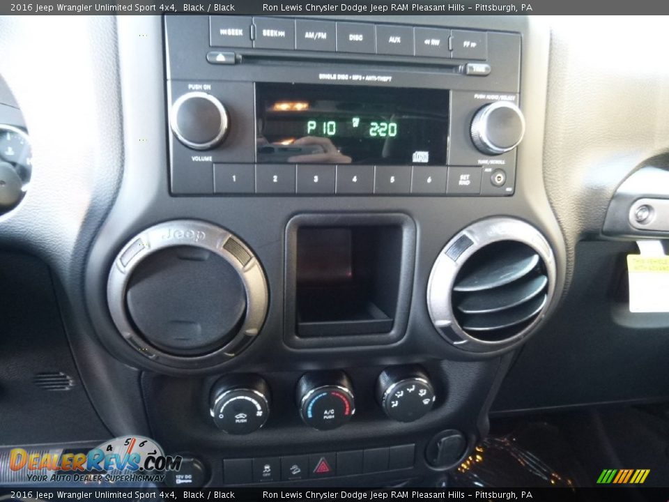 2016 Jeep Wrangler Unlimited Sport 4x4 Black / Black Photo #20