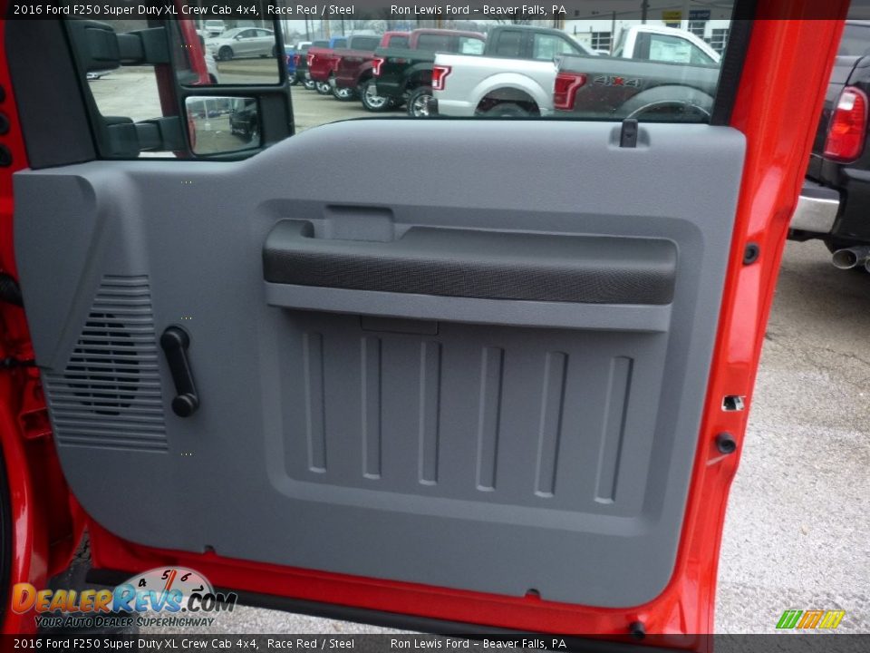 2016 Ford F250 Super Duty XL Crew Cab 4x4 Race Red / Steel Photo #3