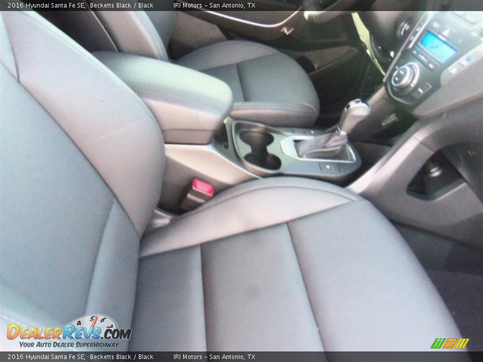 2016 Hyundai Santa Fe SE Becketts Black / Black Photo #16