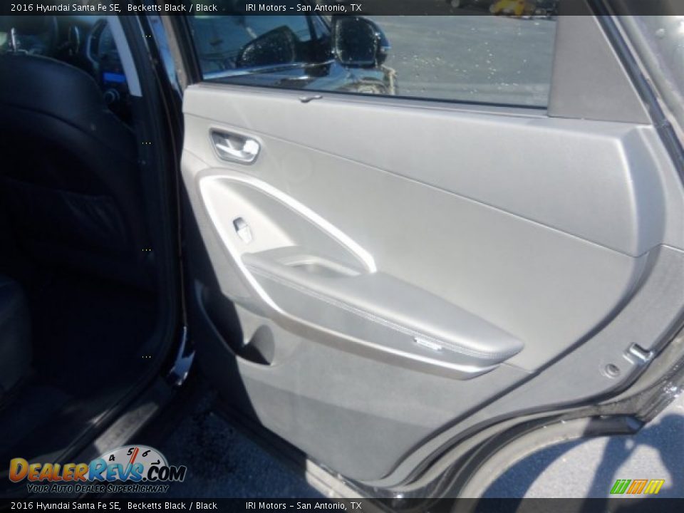 2016 Hyundai Santa Fe SE Becketts Black / Black Photo #17