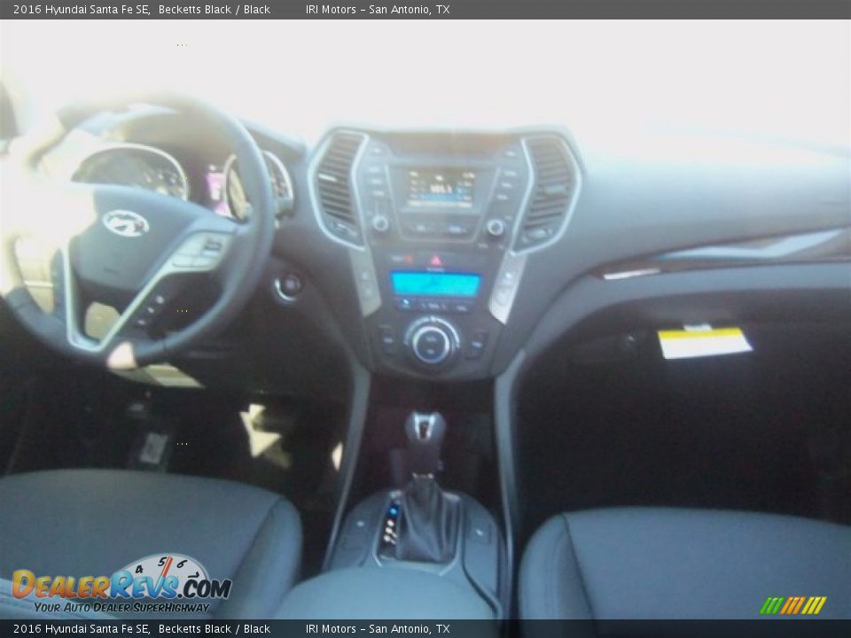 2016 Hyundai Santa Fe SE Becketts Black / Black Photo #19