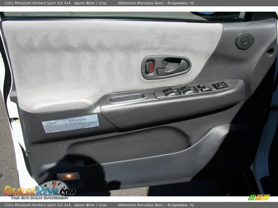 2001 Mitsubishi Montero Sport XLS 4x4 Alpine White / Gray Photo #8