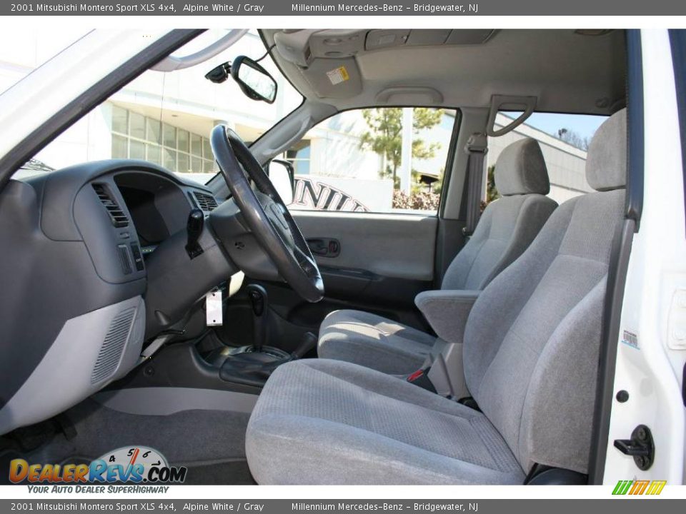 2001 Mitsubishi Montero Sport XLS 4x4 Alpine White / Gray Photo #10