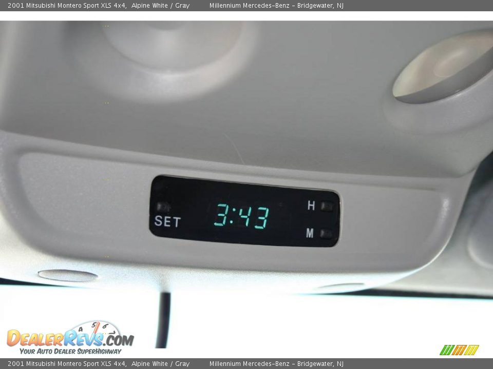2001 Mitsubishi Montero Sport XLS 4x4 Alpine White / Gray Photo #18