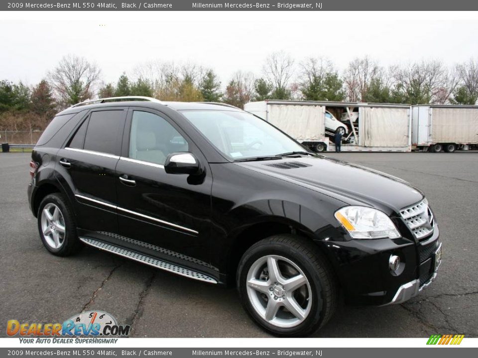 2009 Mercedes-Benz ML 550 4Matic Black / Cashmere Photo #3