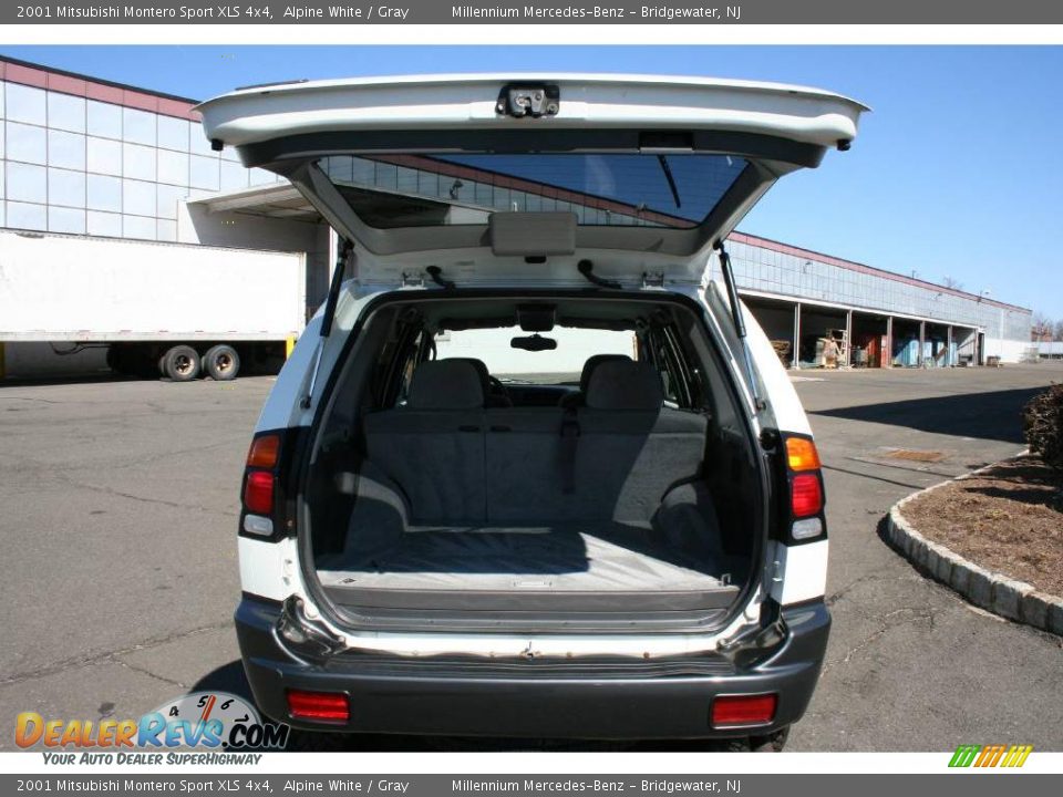2001 Mitsubishi Montero Sport XLS 4x4 Alpine White / Gray Photo #21