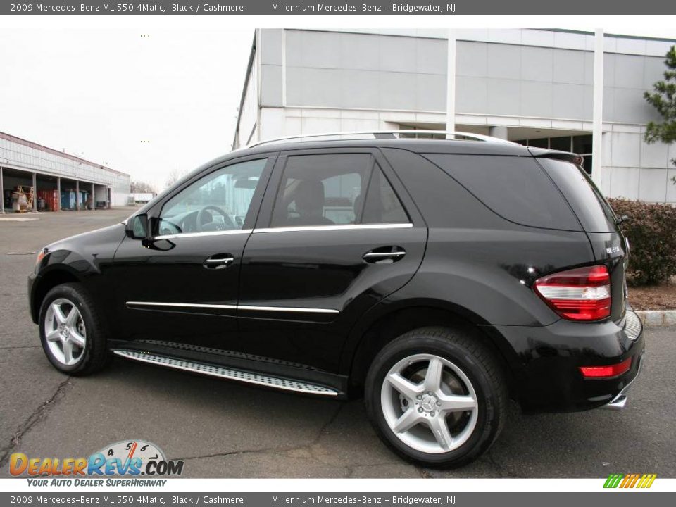 2009 Mercedes-Benz ML 550 4Matic Black / Cashmere Photo #7