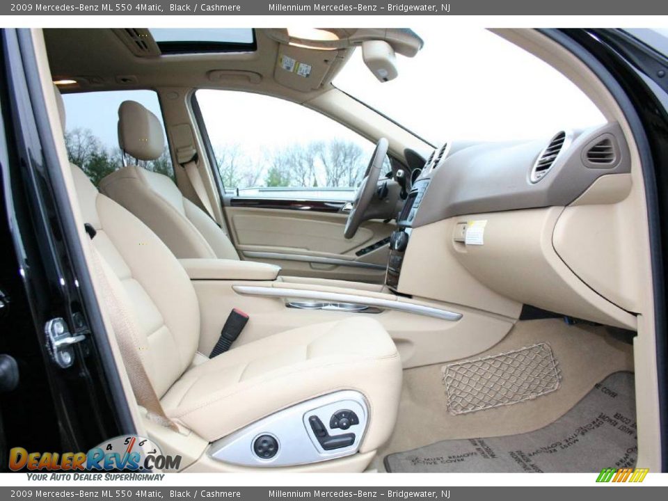 2009 Mercedes-Benz ML 550 4Matic Black / Cashmere Photo #11
