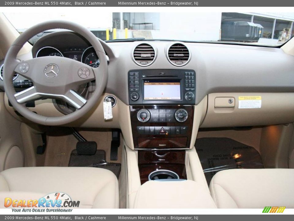 2009 Mercedes-Benz ML 550 4Matic Black / Cashmere Photo #12