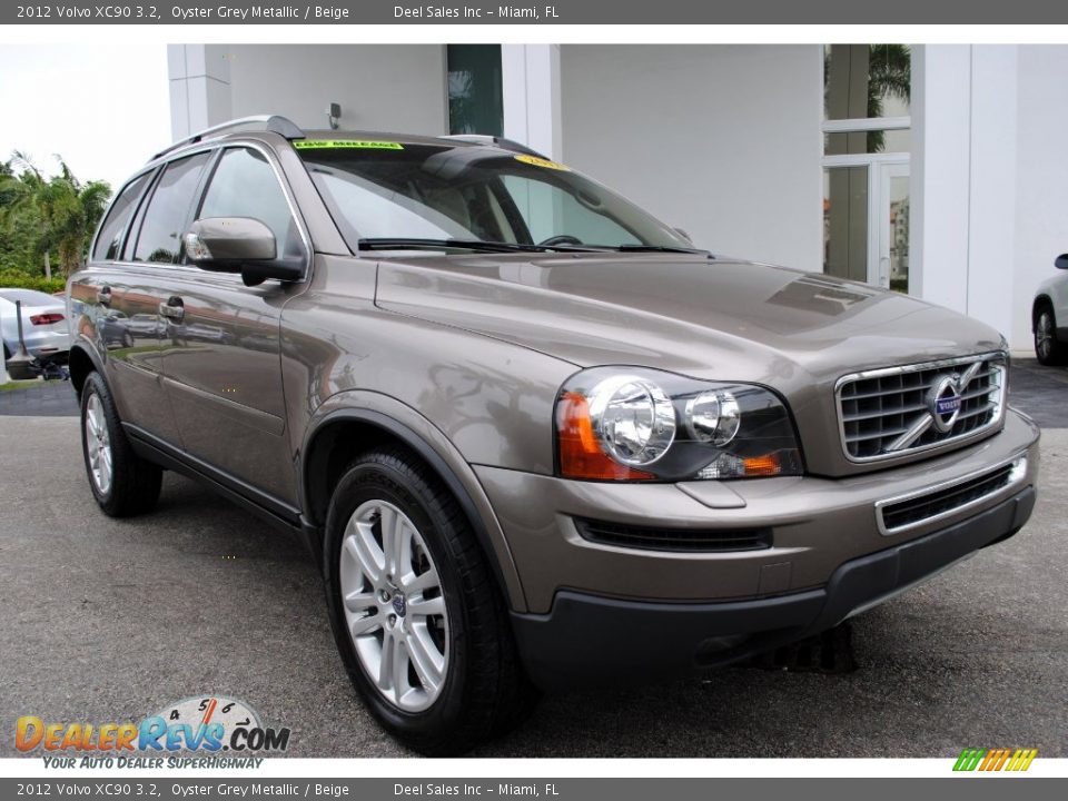 Front 3/4 View of 2012 Volvo XC90 3.2 Photo #2
