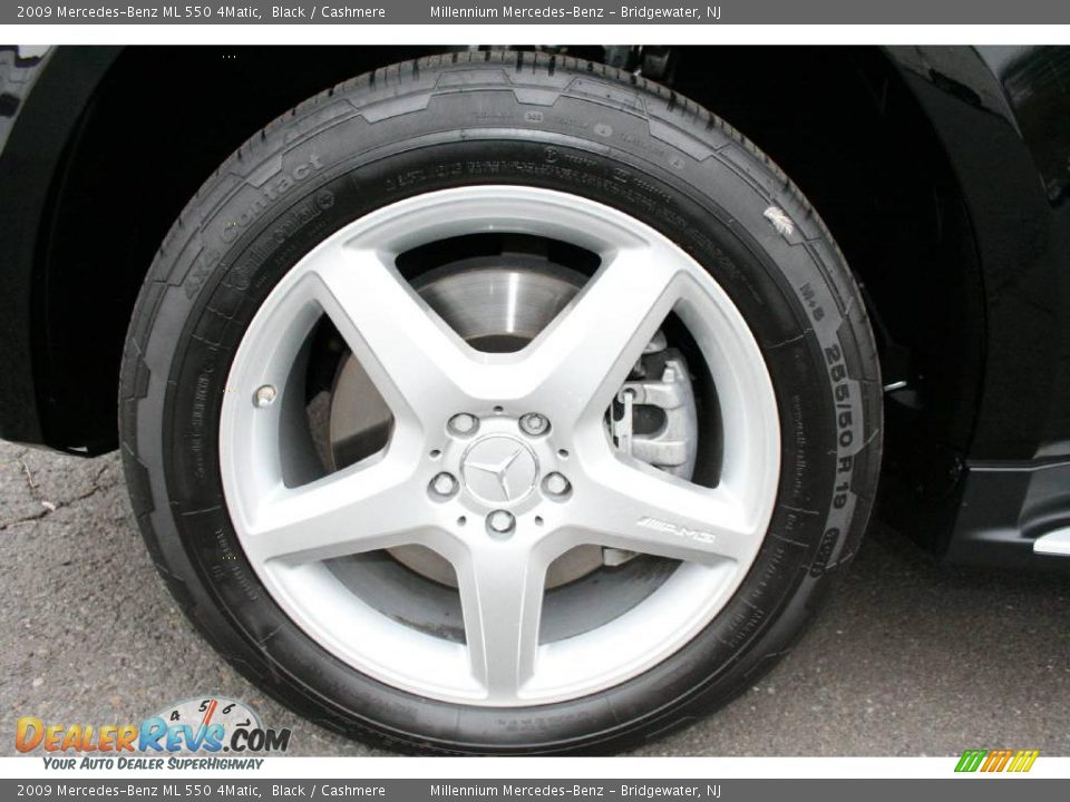 2009 Mercedes-Benz ML 550 4Matic Black / Cashmere Photo #23