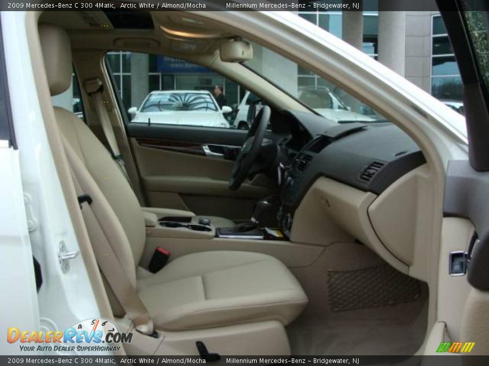 2009 Mercedes-Benz C 300 4Matic Arctic White / Almond/Mocha Photo #11
