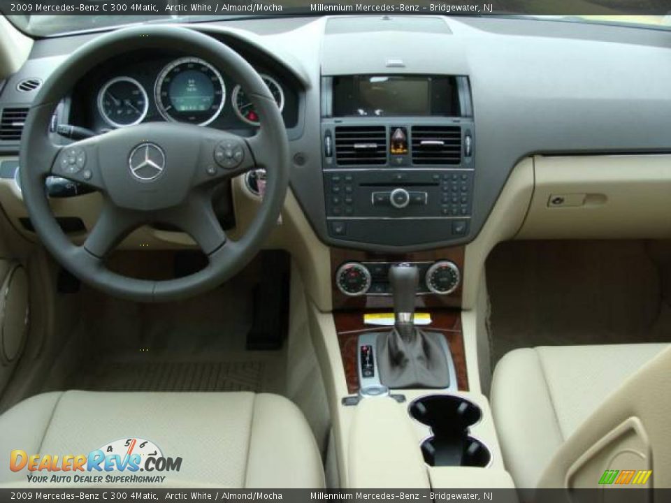 2009 Mercedes-Benz C 300 4Matic Arctic White / Almond/Mocha Photo #12