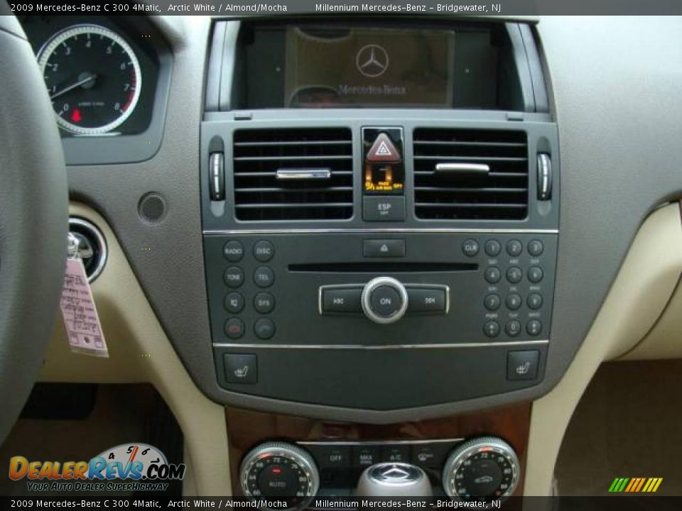 2009 Mercedes-Benz C 300 4Matic Arctic White / Almond/Mocha Photo #15