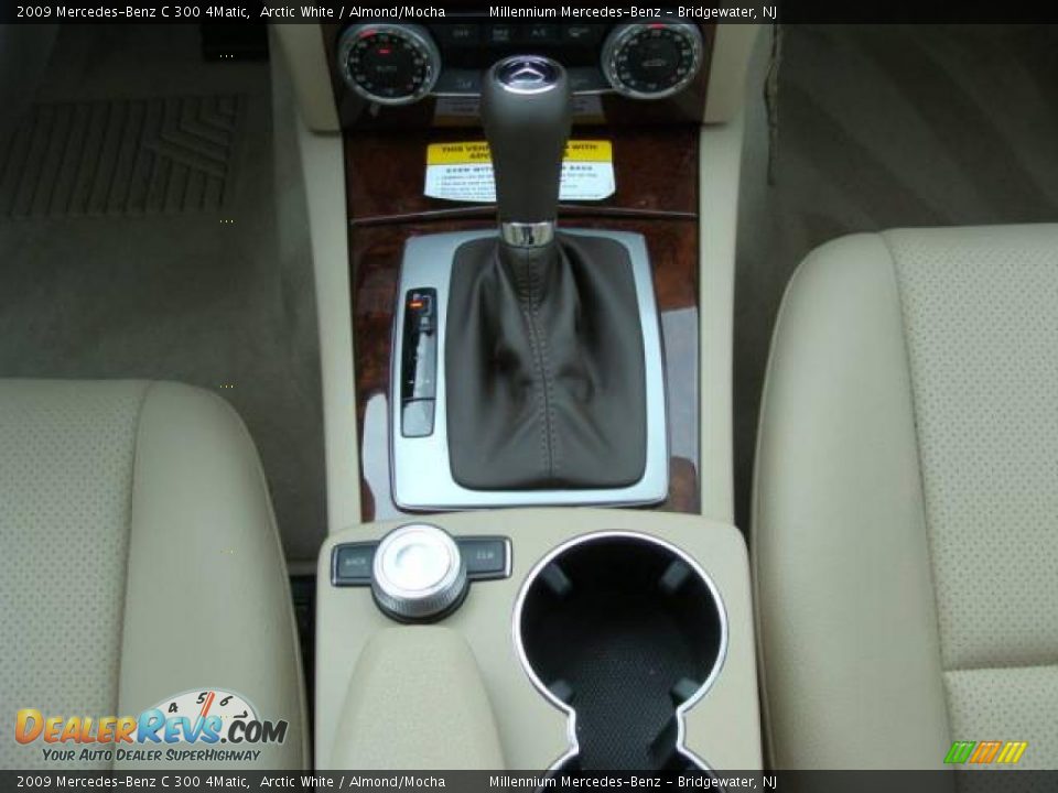 2009 Mercedes-Benz C 300 4Matic Arctic White / Almond/Mocha Photo #16