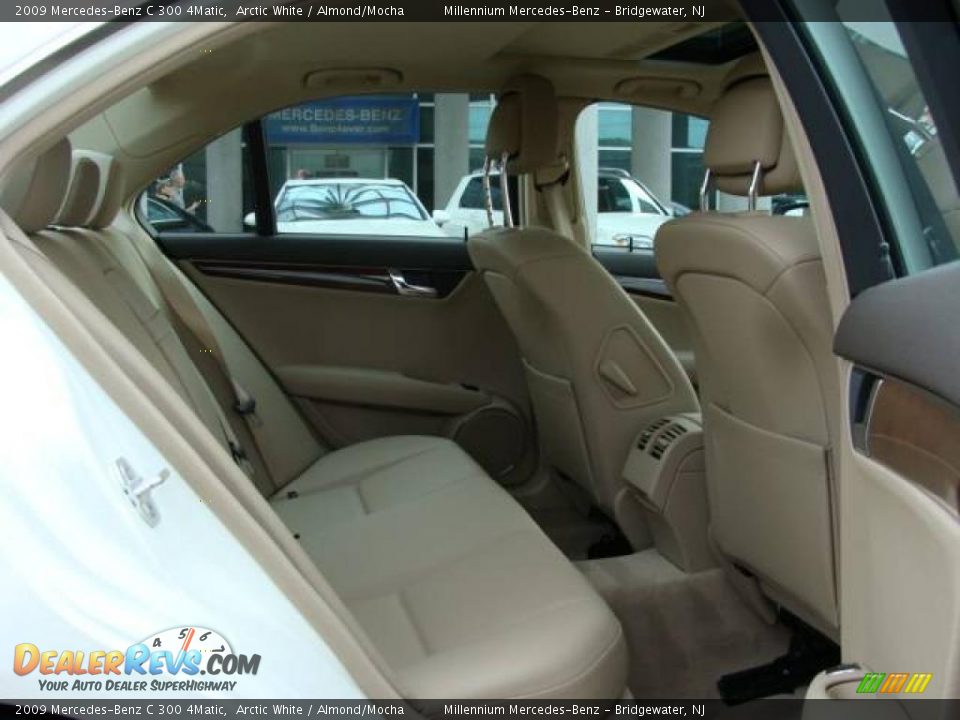 2009 Mercedes-Benz C 300 4Matic Arctic White / Almond/Mocha Photo #18
