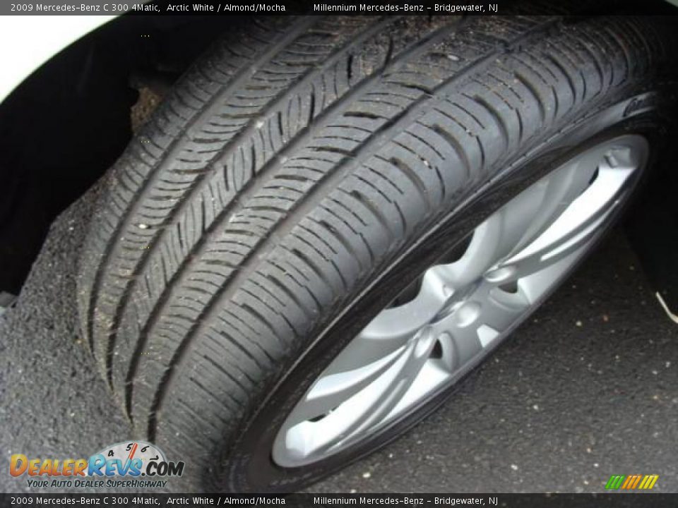 2009 Mercedes-Benz C 300 4Matic Arctic White / Almond/Mocha Photo #22