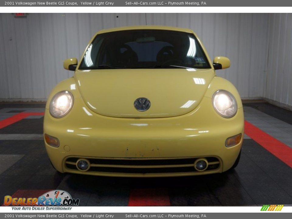2001 Volkswagen New Beetle GLS Coupe Yellow / Light Grey Photo #4