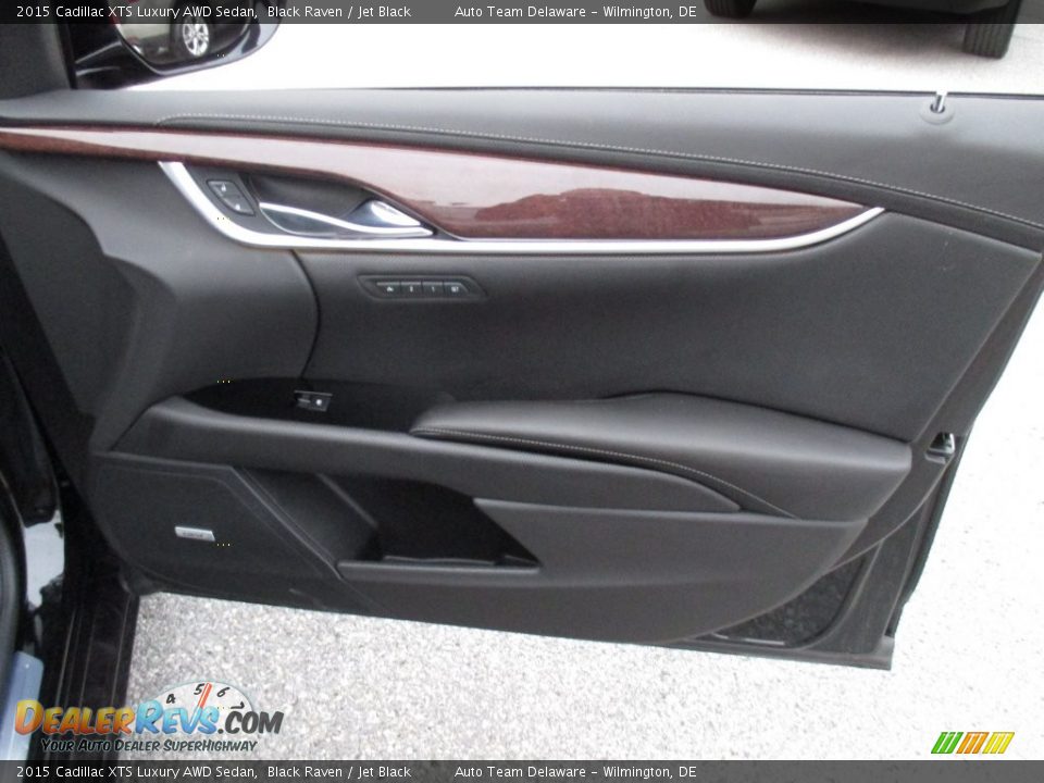 2015 Cadillac XTS Luxury AWD Sedan Black Raven / Jet Black Photo #32