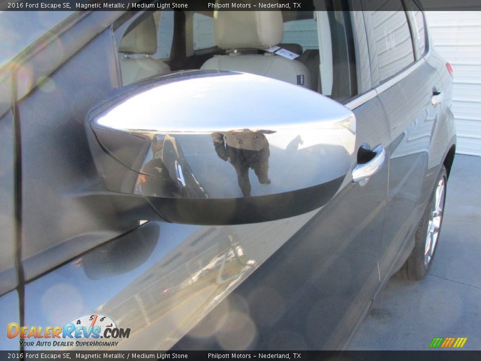 2016 Ford Escape SE Magnetic Metallic / Medium Light Stone Photo #12