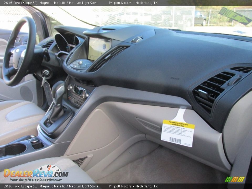 2016 Ford Escape SE Magnetic Metallic / Medium Light Stone Photo #15