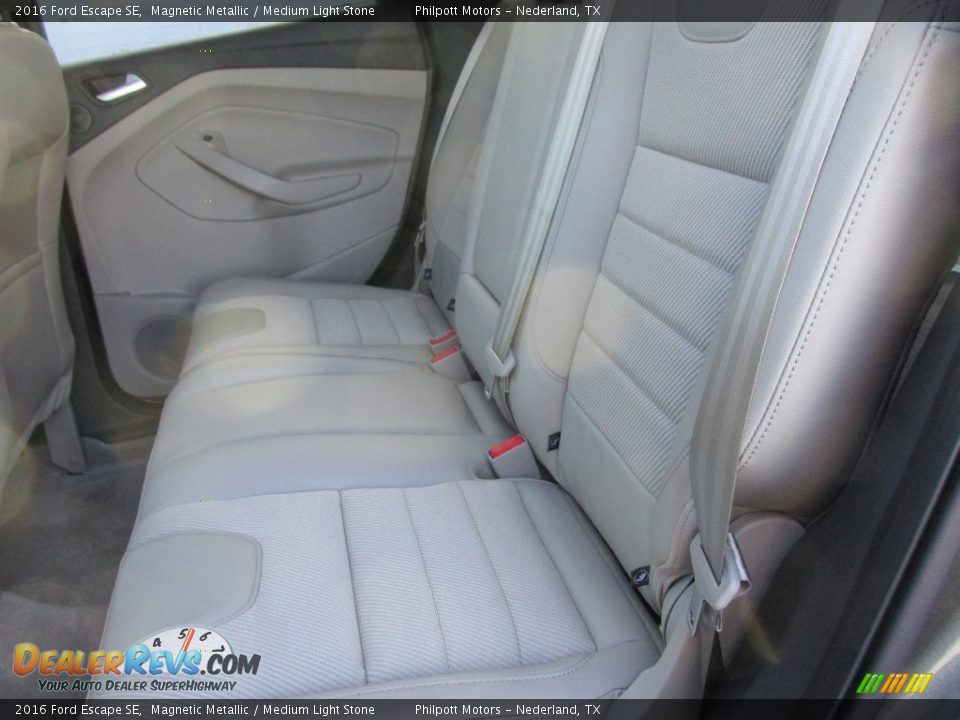 2016 Ford Escape SE Magnetic Metallic / Medium Light Stone Photo #19