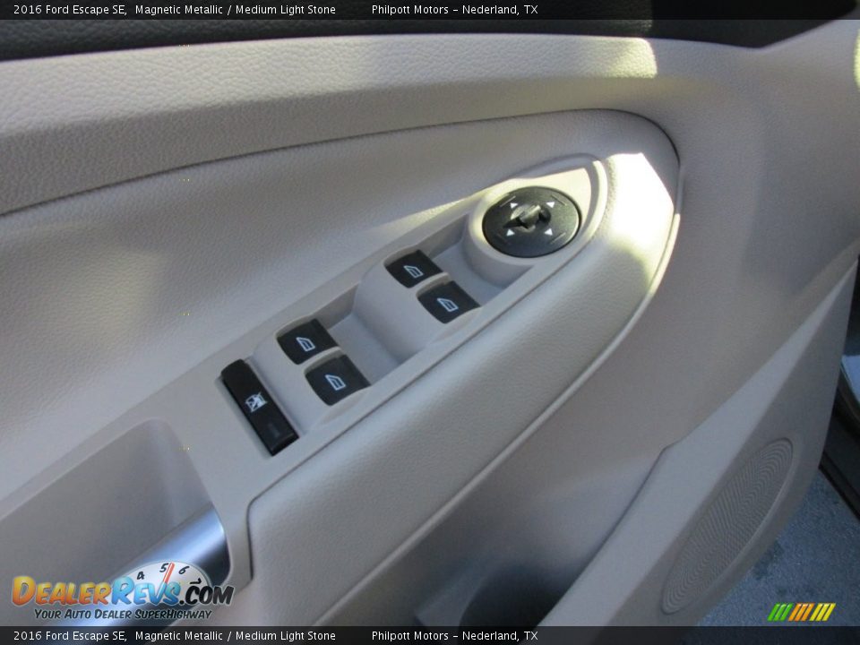 2016 Ford Escape SE Magnetic Metallic / Medium Light Stone Photo #21