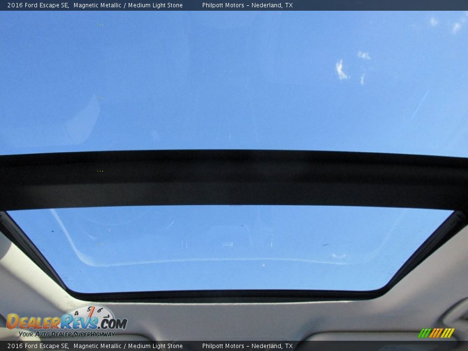 2016 Ford Escape SE Magnetic Metallic / Medium Light Stone Photo #24