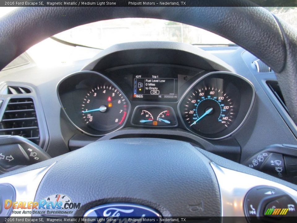 2016 Ford Escape SE Magnetic Metallic / Medium Light Stone Photo #31